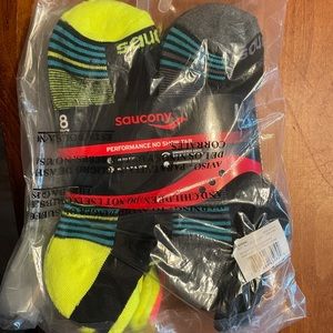 NWT 8pk Saucony No Show Tab Socks